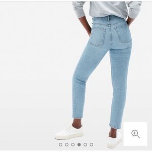 Everlane cheeky crop denim